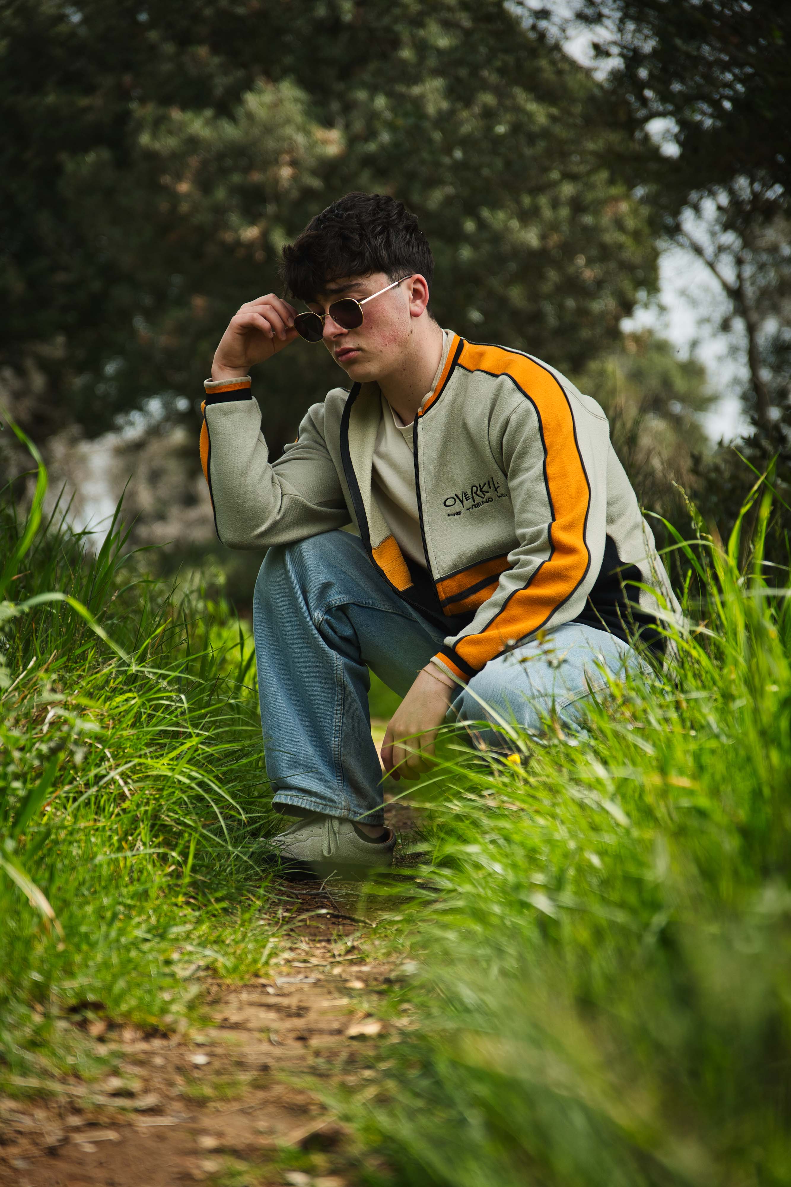 Mode Fotoshooting in Linz, Lorenz Dietrich trägt Streetwear